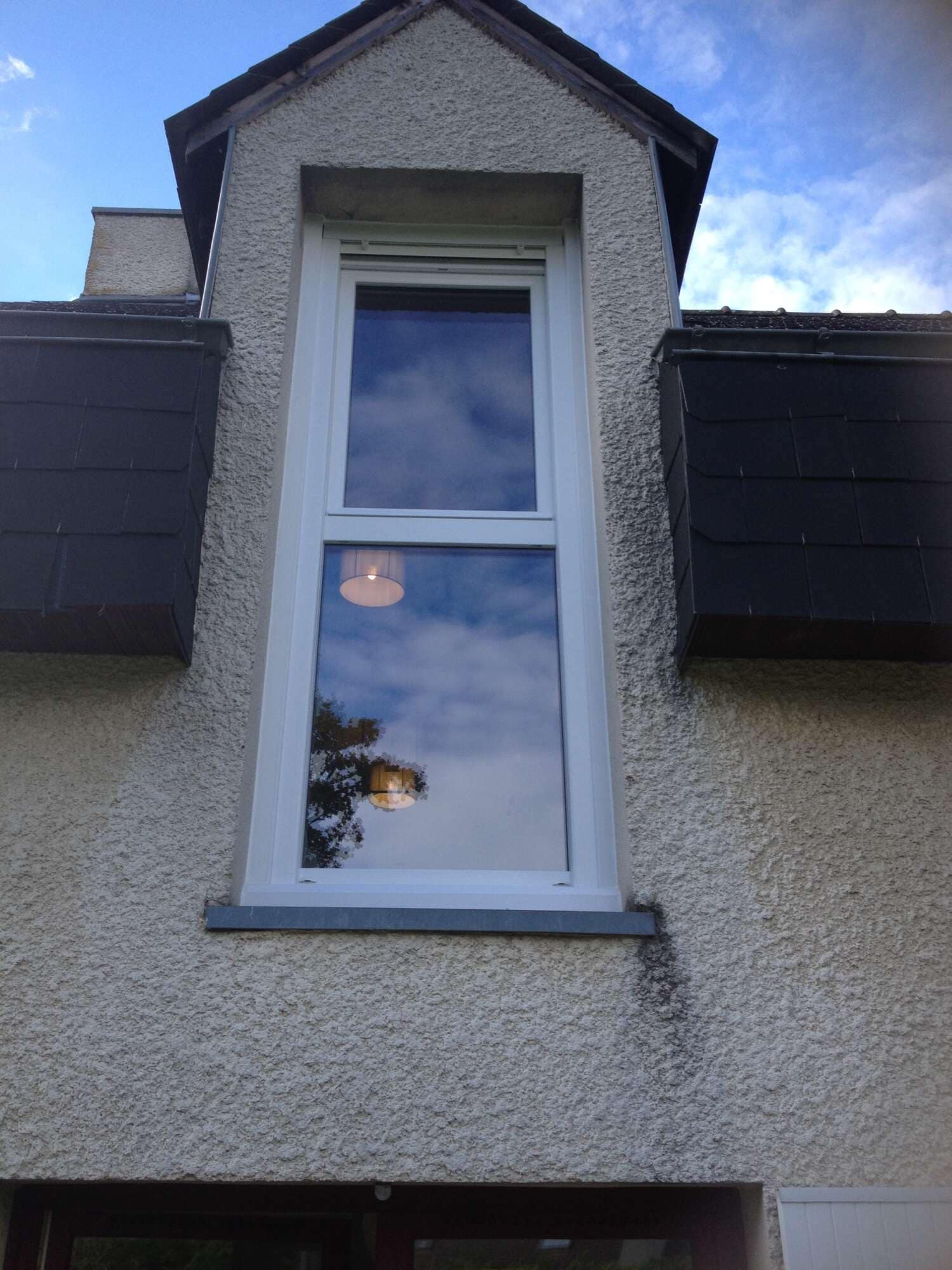 Fenêtre PVC blanche posée en rénovation, menuiserie extérieure sur mesure à Vitré