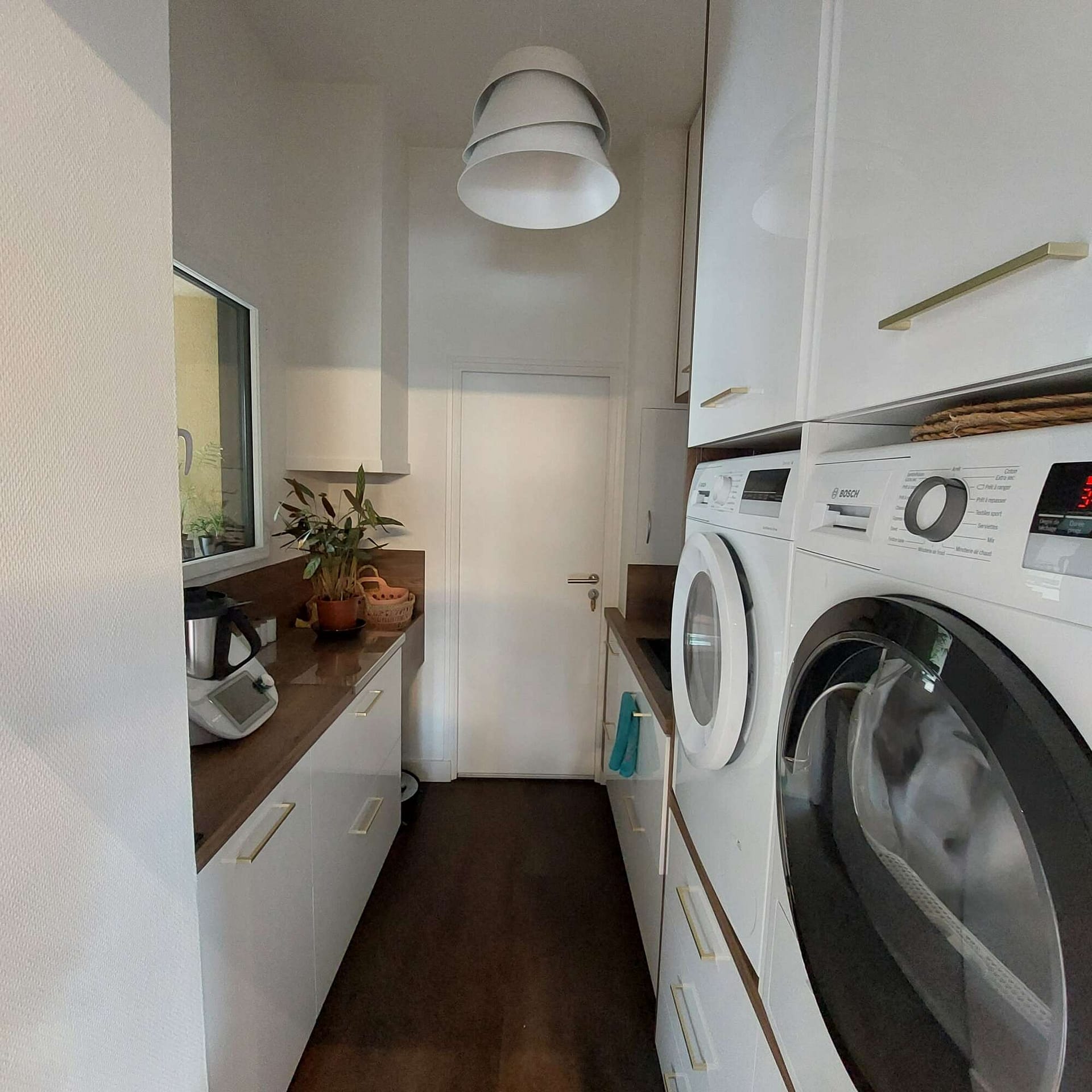 Cuisine sur mesure avec espace buanderie intégré à Vitré